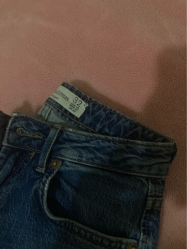 32 Beden lacivert Renk Stradivarius d98 straight jean
