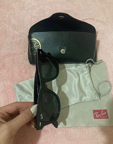Rayban güneş gözlüğü