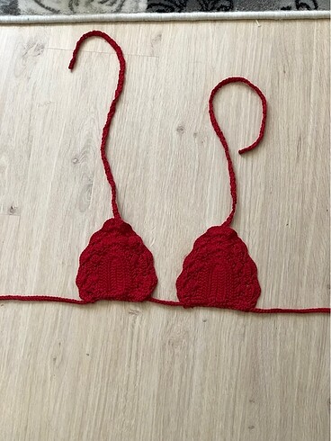 Kırmızı örgü bikini