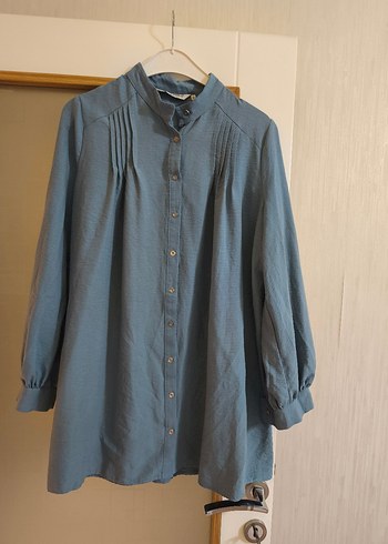 Mavi V Yakalı Keten Kadın Gömlek - Görsel 2