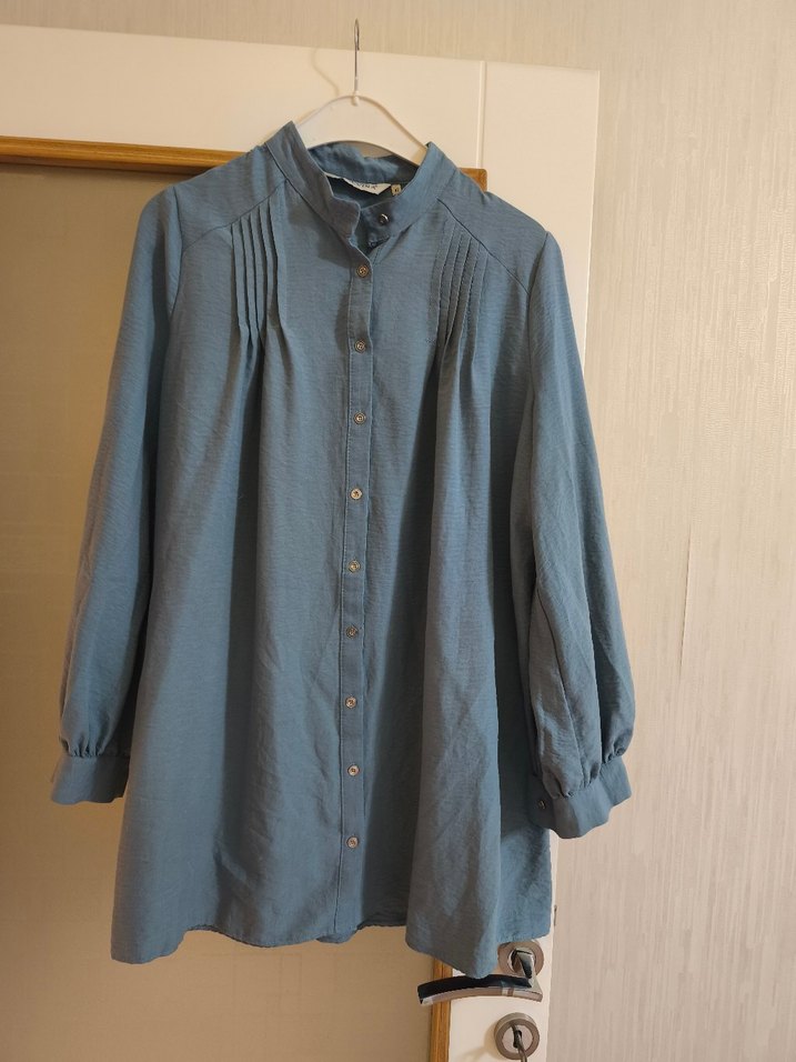 Mavi V Yakalı Keten Kadın Gömlek - Görsel 2