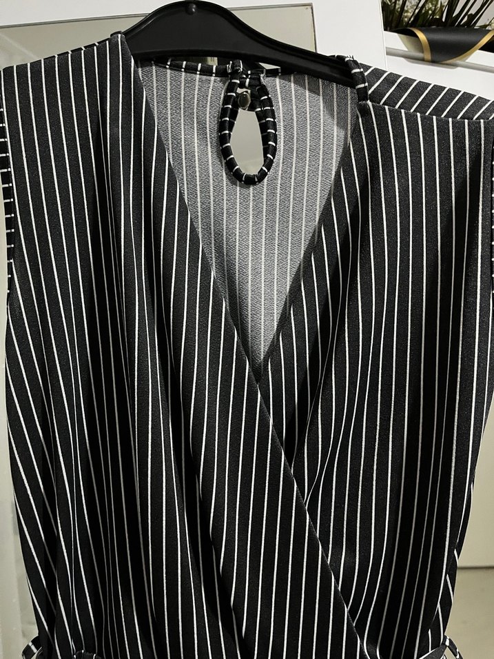 Kadın Siyah Çizgili Askılı Tulum - Görsel 4