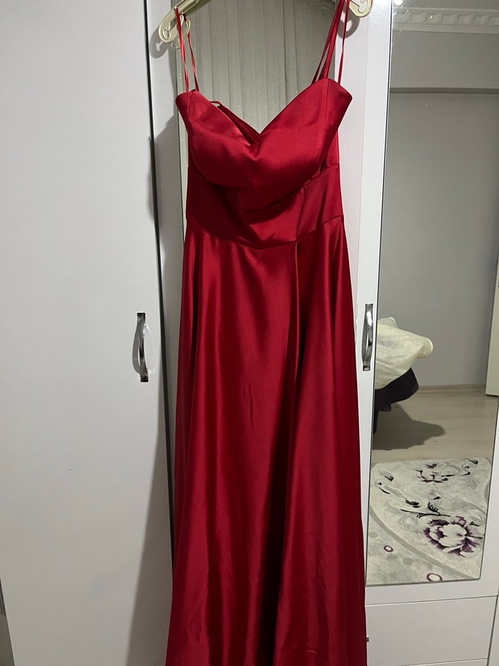 Kırmızı Uzun Straplez Abiye Elbise - Görsel 2