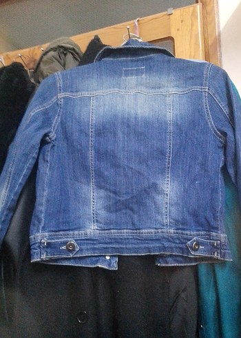 Düğmeli Nakışlı Mavi Denim Ceket - Görsel 3