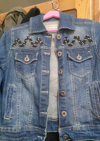 Düğmeli Nakışlı Mavi Denim Ceket - Görsel 4