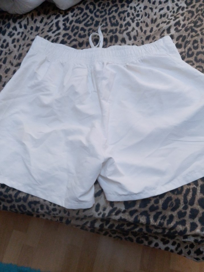 Renkli Baskılı Beyaz Mini Kadın Şort - Görsel 3