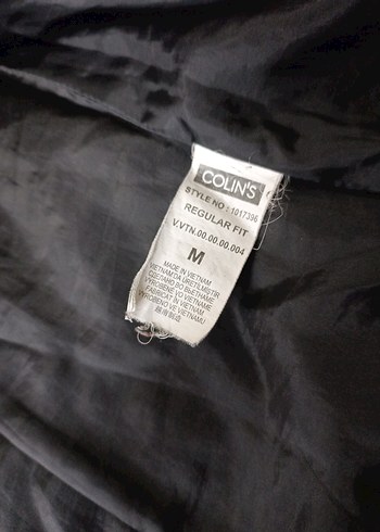 Yaka kısmı Kürklü Kapüşonlu Siyah Kadın Kışlık Mont - Görsel 5