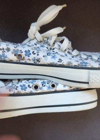 Beyaz Çiçek Desenli Bağcıklı bez ayakkabı - Görsel 4