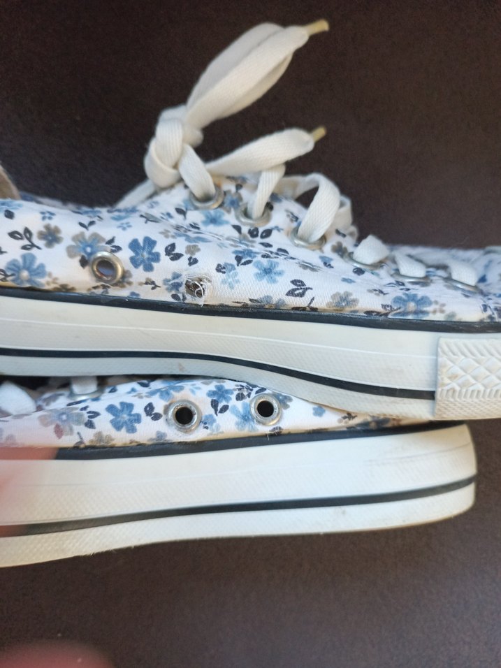 Beyaz Çiçek Desenli Bağcıklı bez ayakkabı - Görsel 4