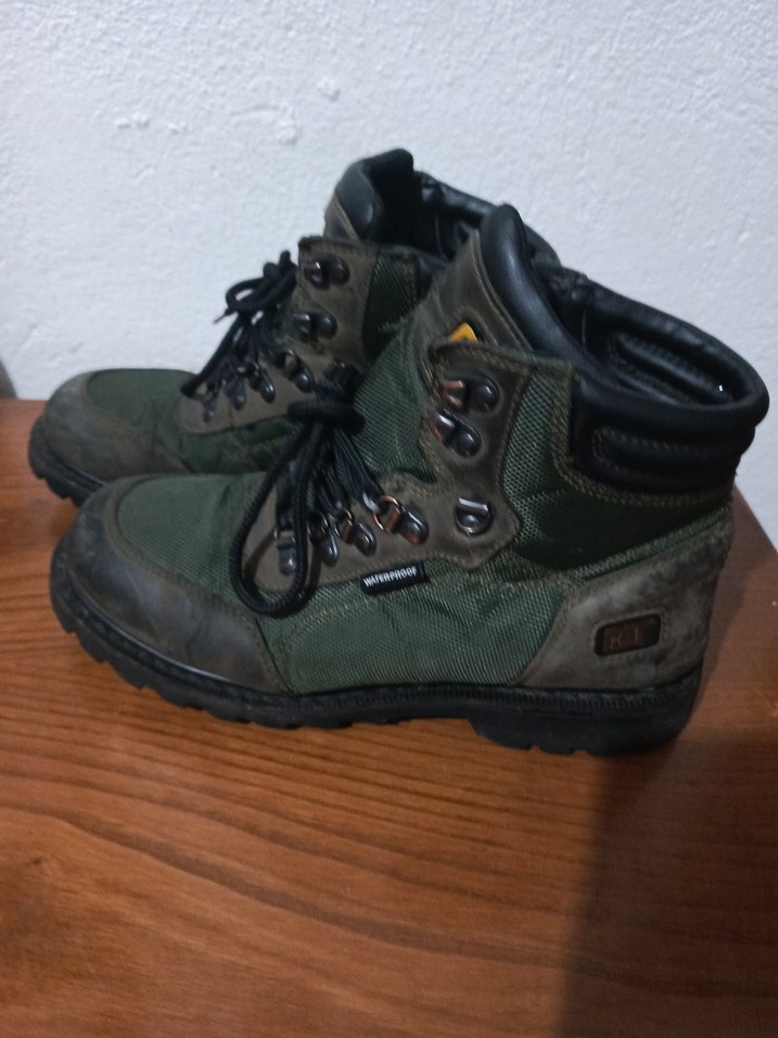 Siyah Kahverengi Erkek CAT Bot - Görsel 2