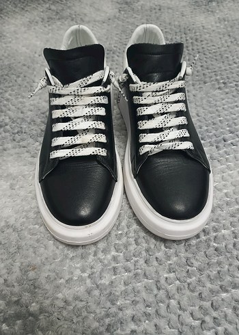 Derimod Siyah Beyaz Deri Sneaker