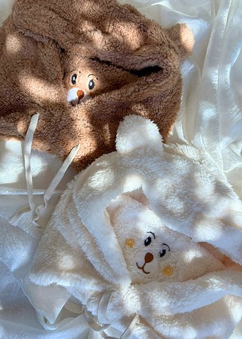 Kahverengi & Beyaz Renk Ayıcık Detaylı Peluş Bere Ayıcıklı Şapka - Görsel 3