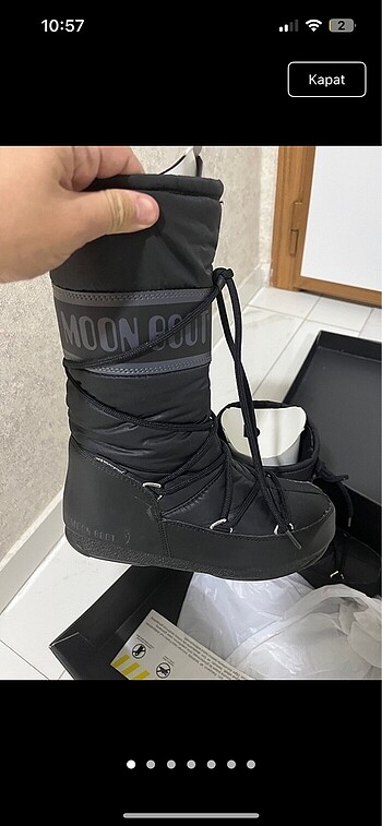 Moon boot