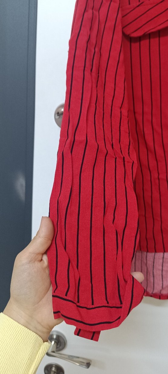 Kırmızı Çizgili V Yaka Kadın Gömlek - Görsel 2