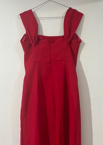 Kırmızı şık tulum - Görsel 3