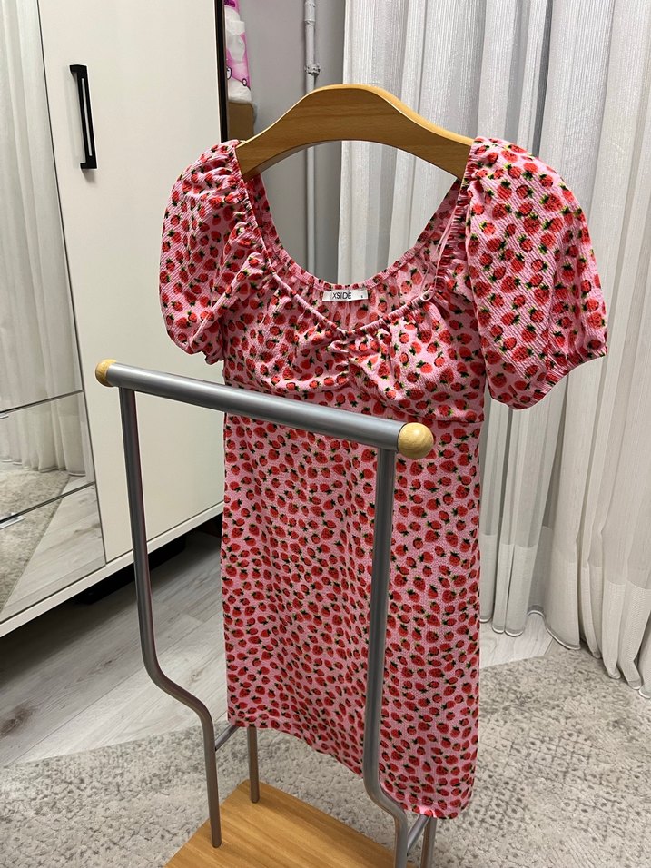 Pembe Çiçek Desenli Straplez Midi Elbise - Görsel 4