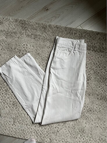 İGS beyaz pantolon