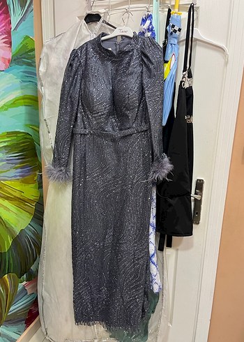 Gri Tüylü Uzun Kadın Elbise - Görsel 6