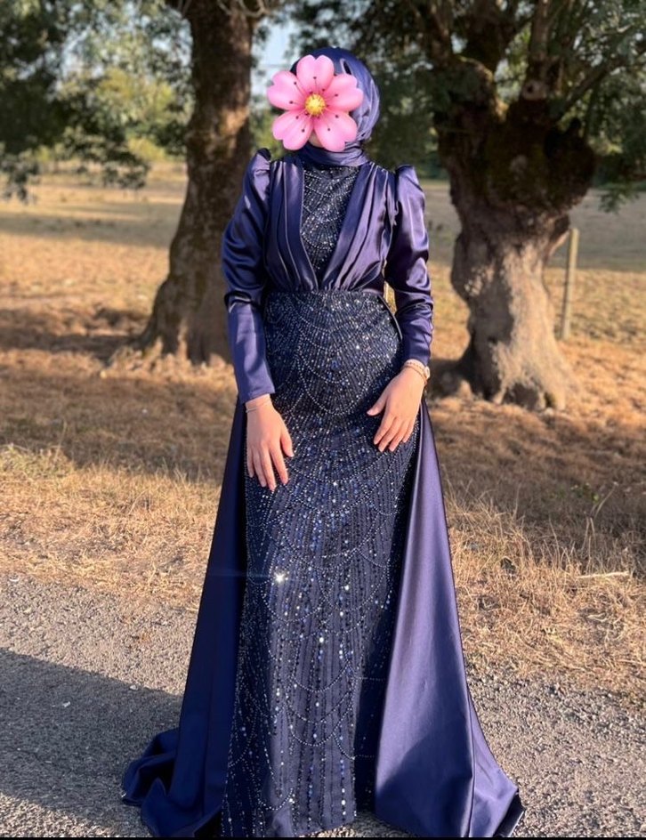 Lacivert İşlemeli Uzun Kollu Abiye Elbise - Görsel 3