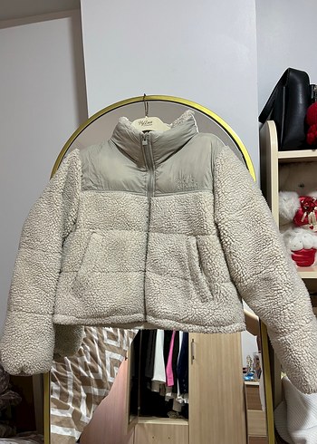 Gri Yüksek Yaka Kısa Peluş Kadın Mont - Görsel 4