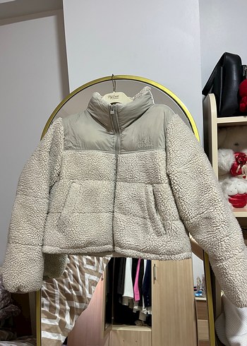 Gri Yüksek Yaka Kısa Peluş Kadın Mont - Görsel 3