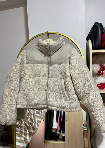 Gri Yüksek Yaka Kısa Peluş Kadın Mont - Görsel 2