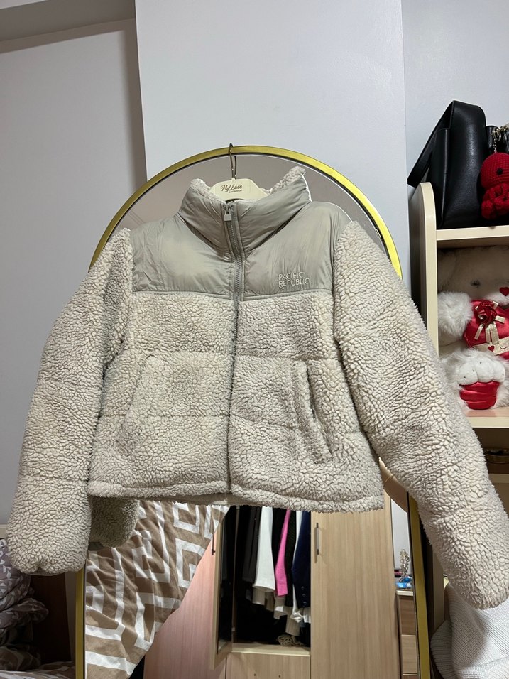 Gri Yüksek Yaka Kısa Peluş Kadın Mont - Görsel 2