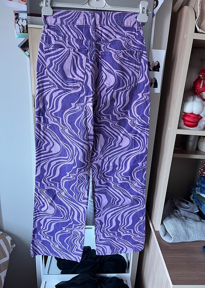 Mor şekilli pantolon - Görsel 2