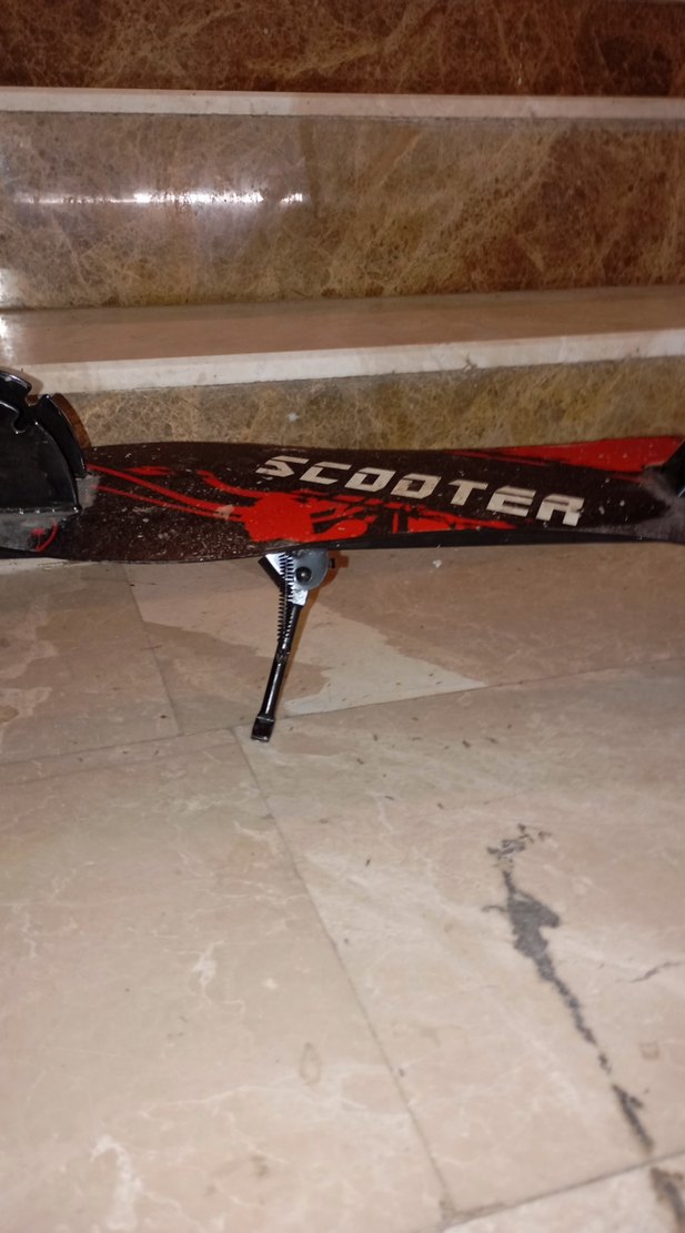 Siyah Çocuk Scooter'ı - Görsel 2