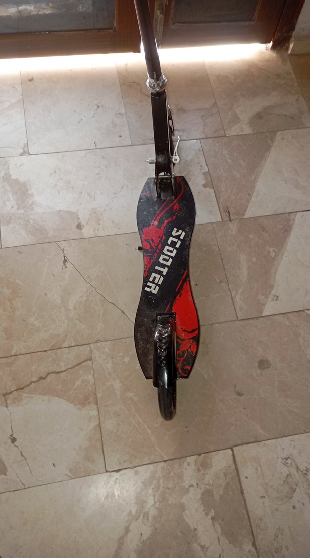 Siyah Çocuk Scooter'ı - Görsel 4