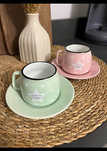 Pastel Renkli Porselen Fincan ve Tabağı