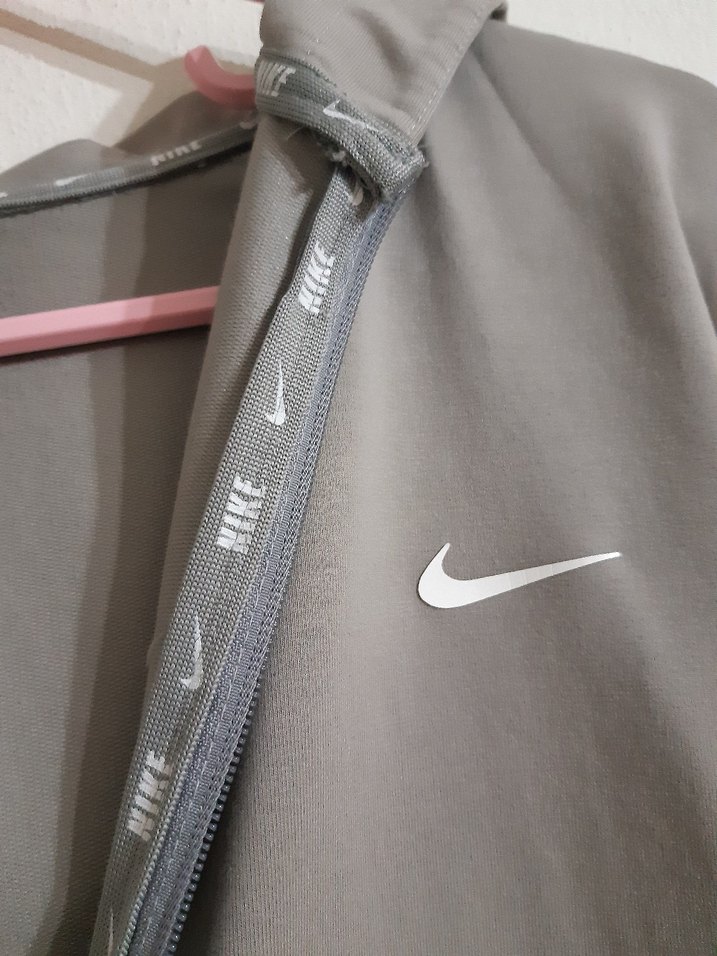 Nike Gri Kapüşonlu Fermuarlı Ceket - Görsel 3