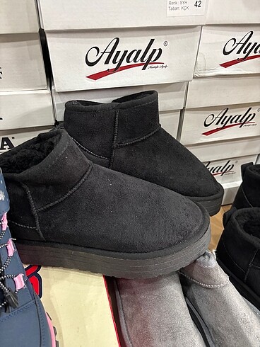 37 Beden tüylü bot ugg