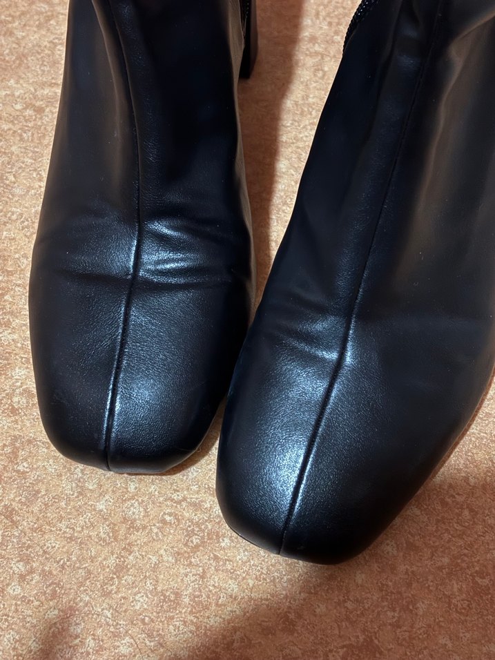 Klasik Siyah Deri Topuklu Bot - Görsel 3