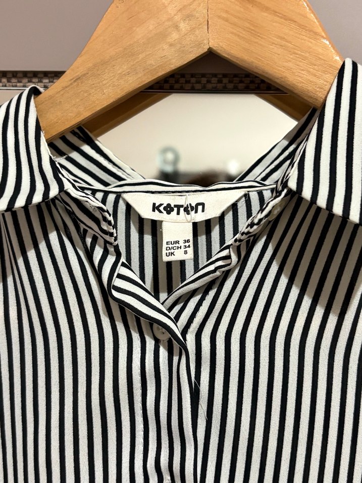 Düğmeli Yarım Kollu Çizgili Kadın Gömlek - Görsel 2