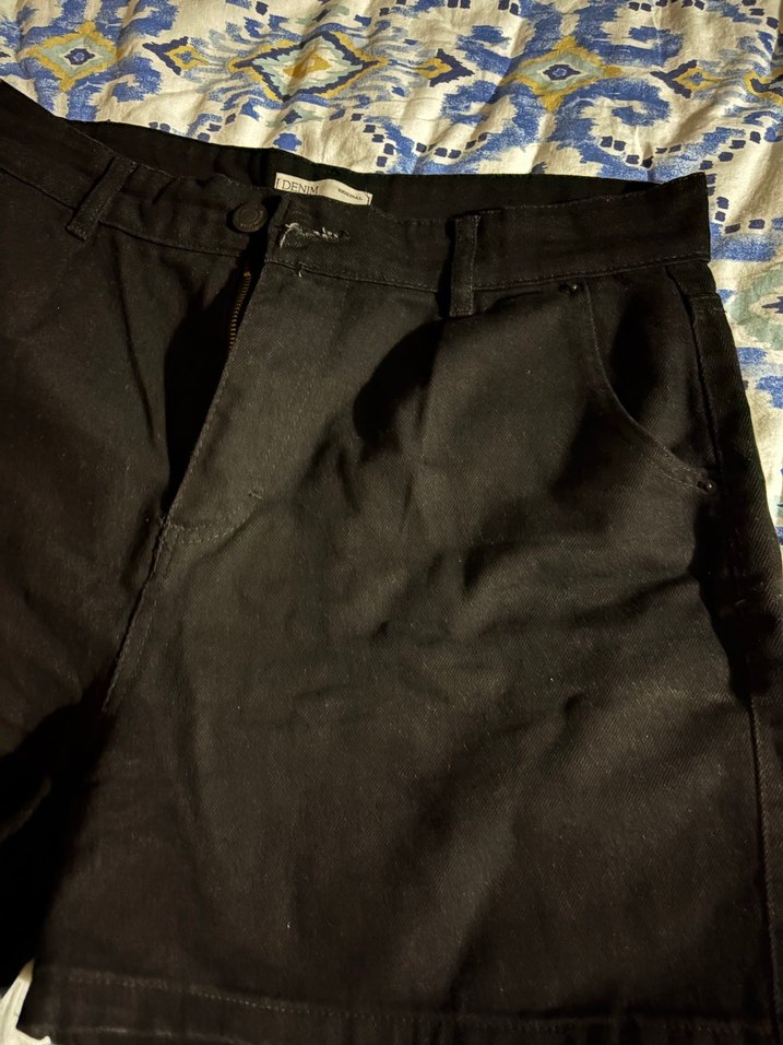 Pileli Siyah Mini Şort - Görsel 2