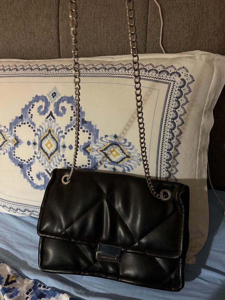 Siyah Deri Tokalı Kadın Omuz Çantası - Görsel 4