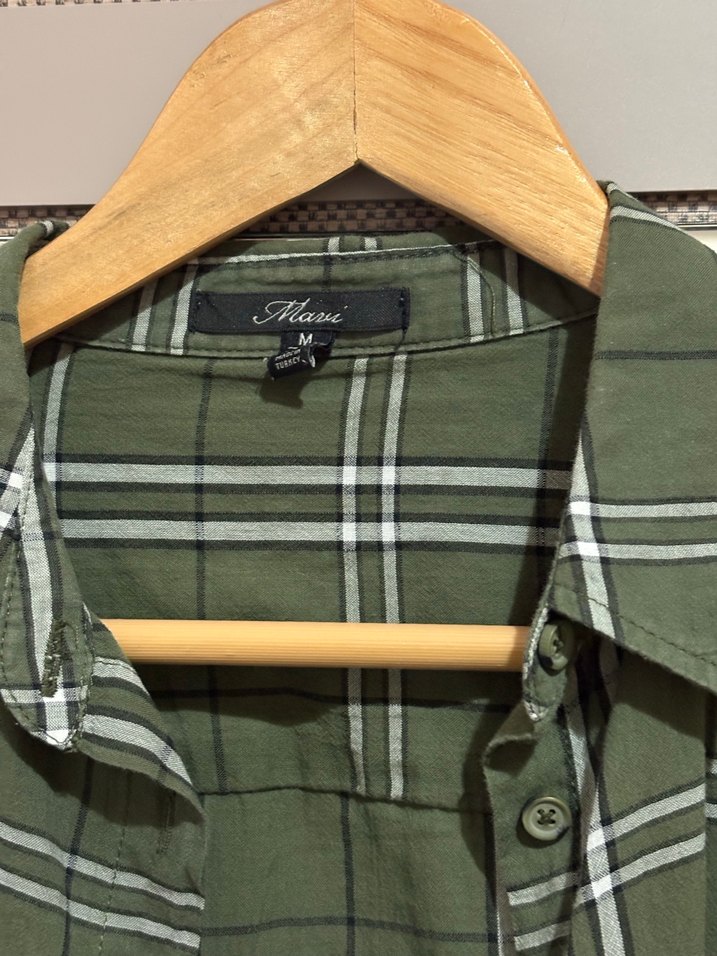 Düğmeli Uzun Kollu Kadın Gömlek - Görsel 3