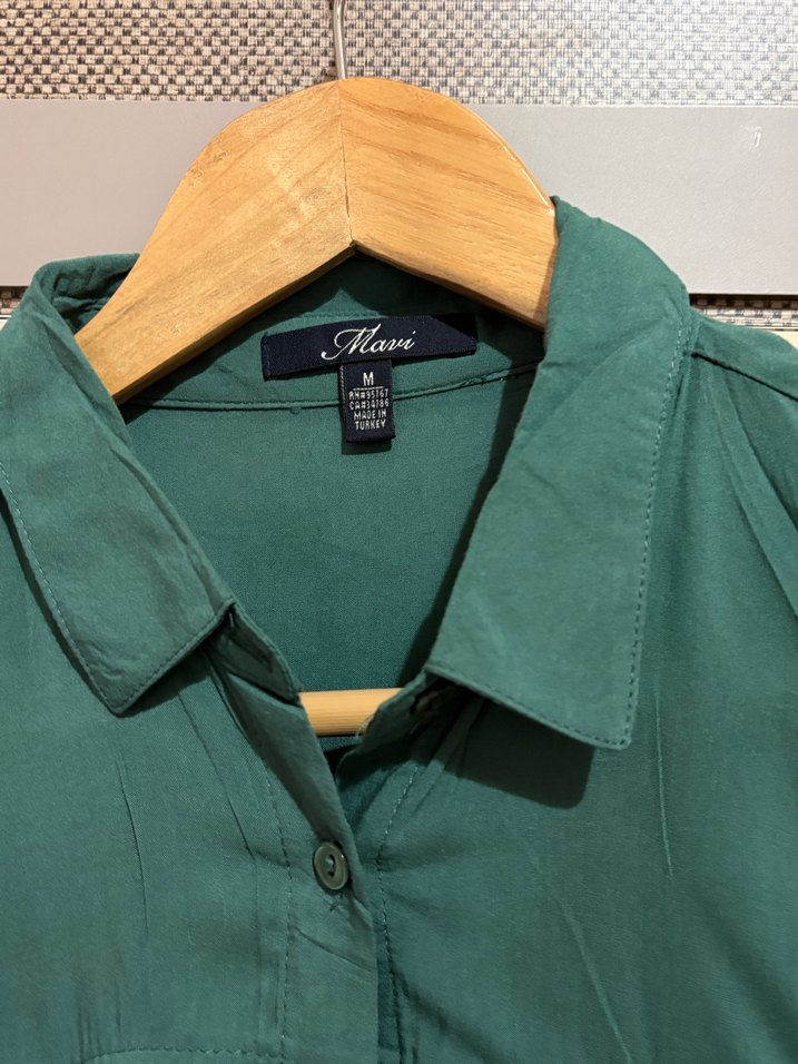 Düğmeli Yeşil Kadın Gömlek - Görsel 2