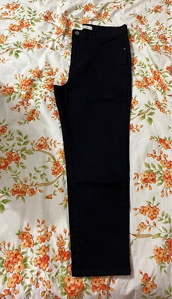42 Beden siyah Renk Basic skinny fit düz jean pantolon elastan.