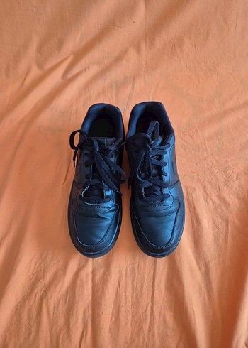 Nike Siyah Bağcıklı Kadın Spor Ayakkabı