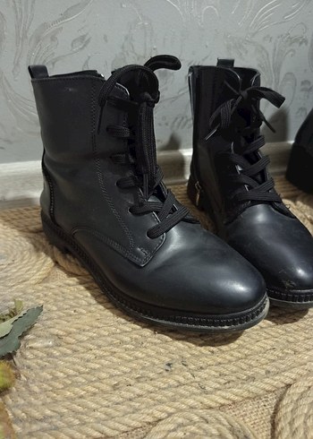 Siyah Deri Gotik Kadın Botu - Görsel 3