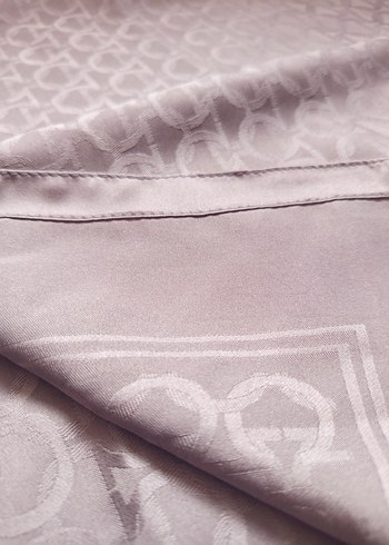 Gri Kadın Şal Drapeli Modern Stil - Görsel 4