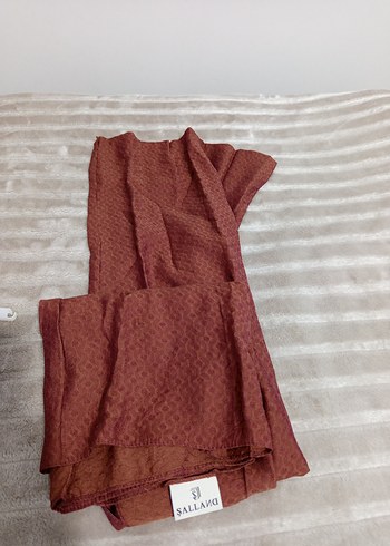 Bordo Saten Kadın Şal - Görsel 4