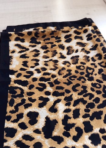 Kahverengi Kürklü Kadın Leopar Desenli Fular