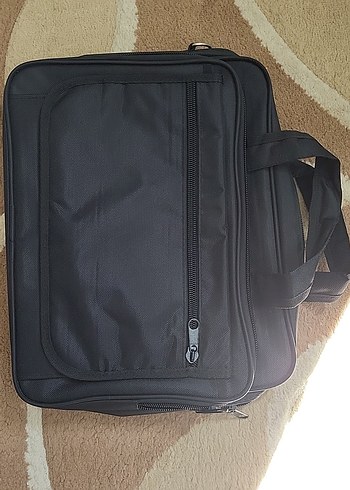 Siyah Fermuarlı Erkek Evrak Çantası