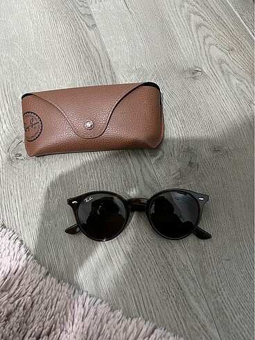 Ray ban güneş gözlüğü