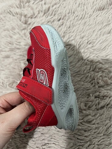 25 Beden kırmızı Renk Skechers