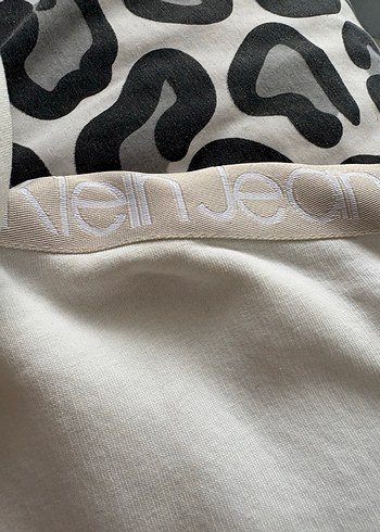 Kadın Beyaz Fermuarlı Kapüşonlu Sweatshirt - Görsel 4