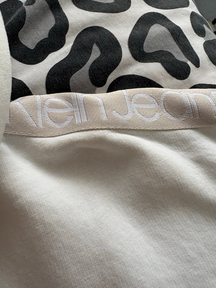 Kadın Beyaz Fermuarlı Kapüşonlu Sweatshirt - Görsel 4